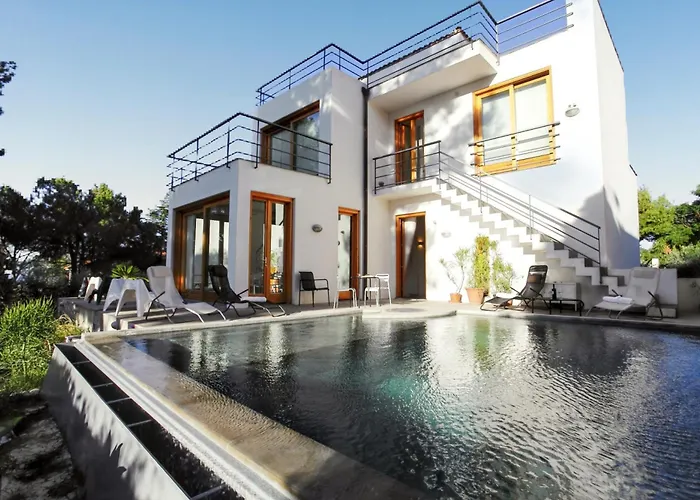 Family With Sea View In Torre Colonna-sperone